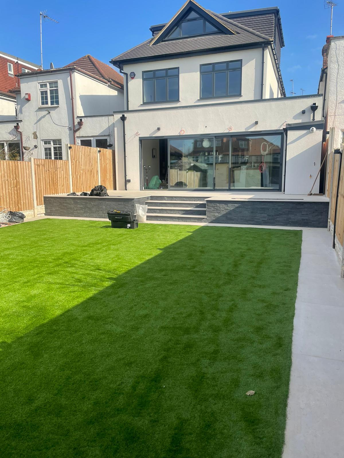Advantages of Dog Friendly Artificial Grass for Your Home