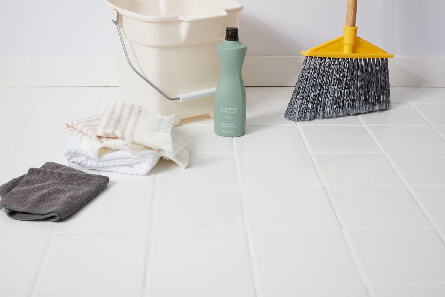 Best Guide About How To Clean Porcelain Tiles 100% Work