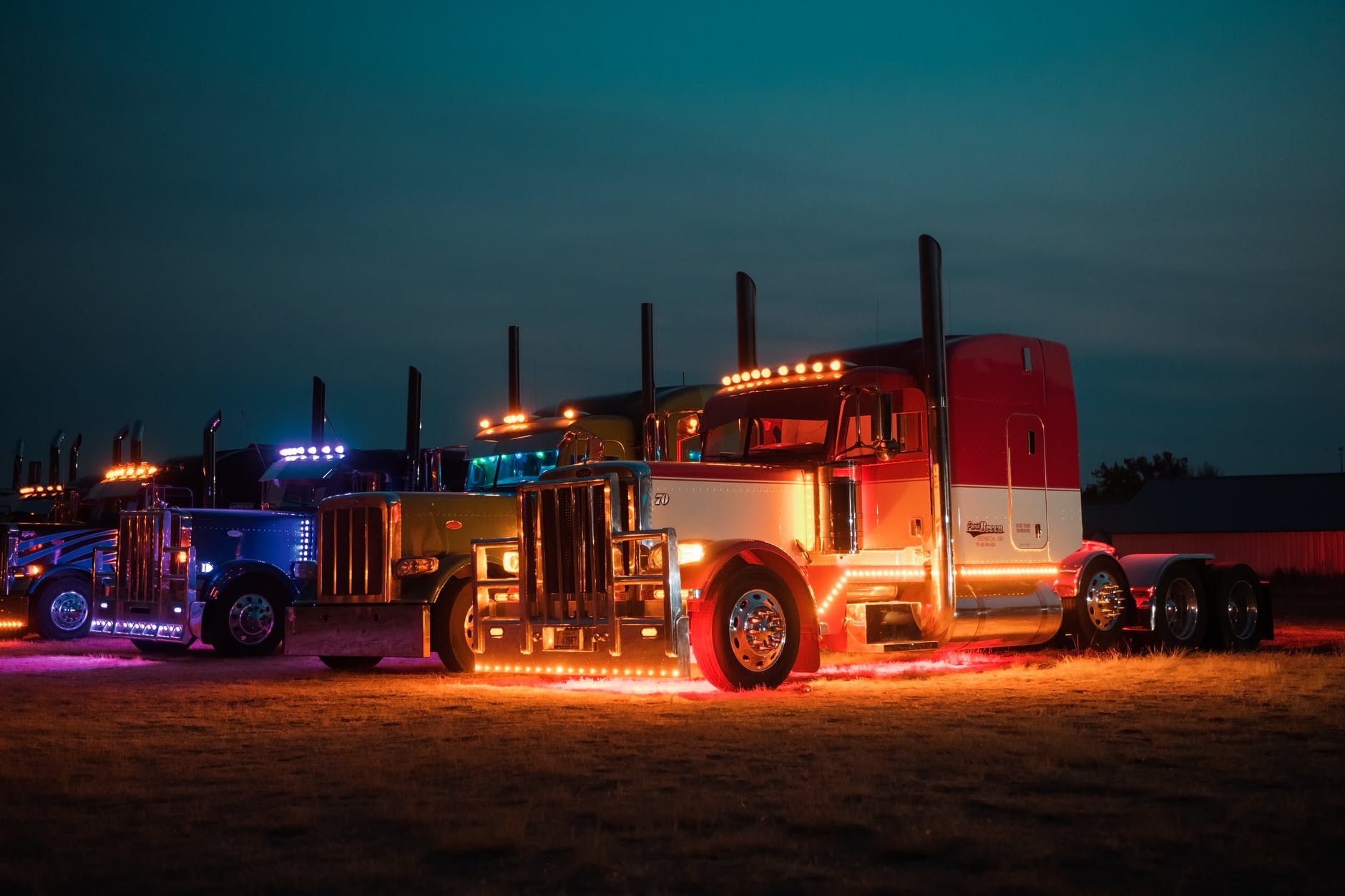 6 Basic Bookkeeping Tips for Truckers and Operators