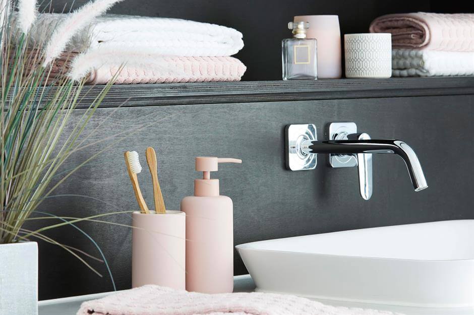 Cost-Effectively Decorate Your Bathroom