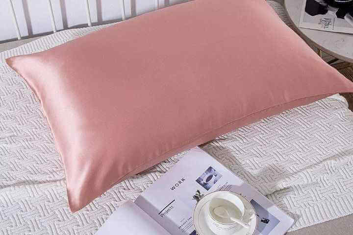 3 Reasons Why You Need A Silk Pillowcase